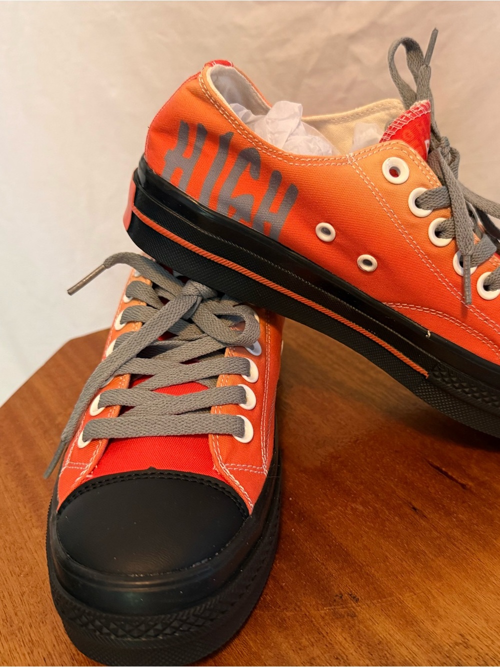 Keith Urban Converse Low-Top Orange Canvas Sneakers with Gray Laces - Picture 2 of 8